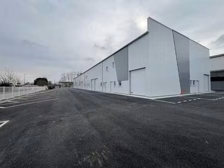 location local d'activités 91 m² à 640 m²