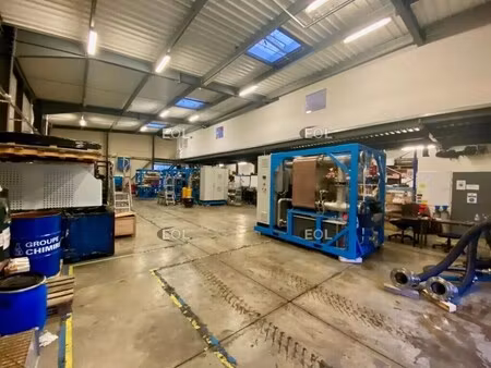 location local d'activités 1 360 m²