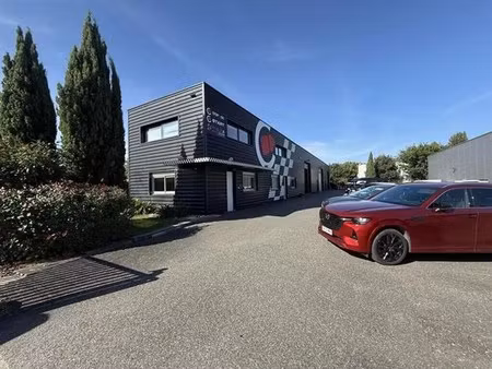 location local d'activités 312 m² à 1 158 m²