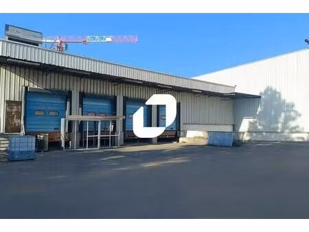 location local d'activités 4 500 m²