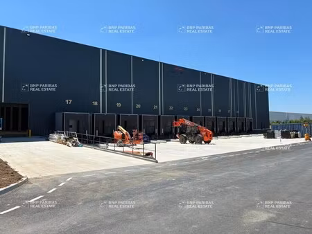 location entrepôt logistique poupry 28140 28987m²