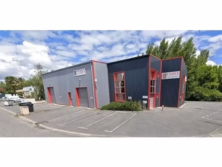 location local d'activités 505 m²