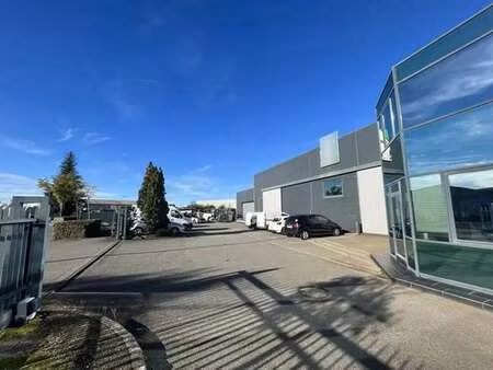 location local d'activités 2 203 m²