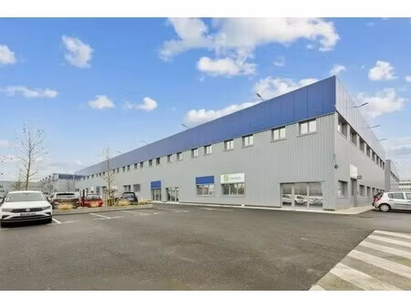 location local d’activités vaux-le-pénil 77000 255m² à 6182m²