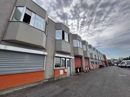 location local d’activités villejuif 94800 369m²