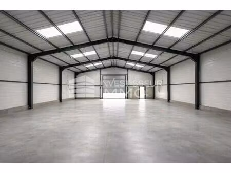 location local d'activités 150 m² à 2 496 m²
