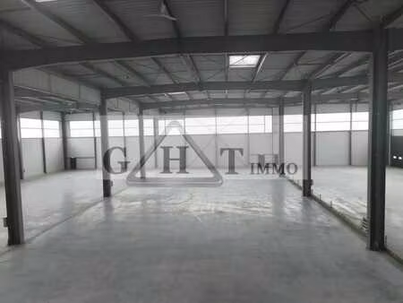 location entrepôt 3 428 m²