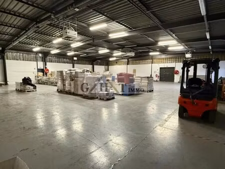 location entrepôt 790 m²