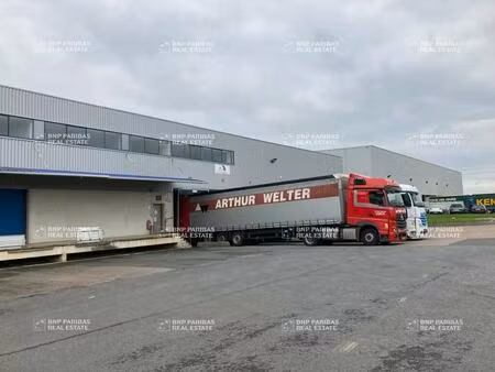 location entrepôt 2 600 m² à 4 328 m²