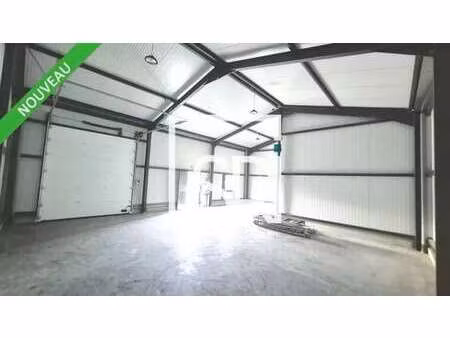 location entrepôt saint bonnet pres riom 63200 125m²