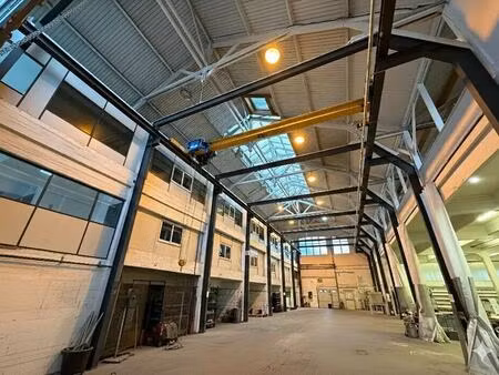 location local d'activités 1 800 m²