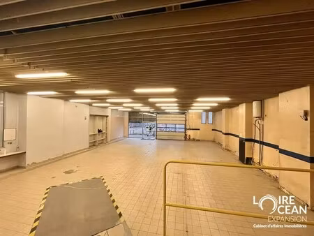 location local d’activités nantes 44200 322m²