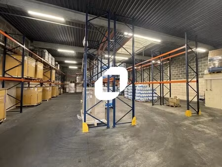 location local d'activités 530 m²