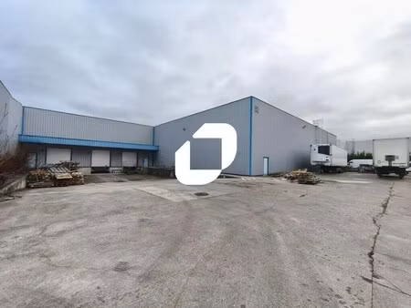 location local d'activités 2 000 m² à 5 400 m²