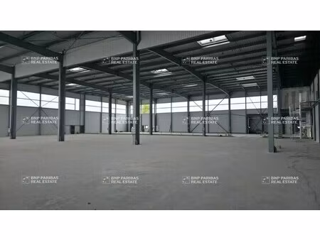 location local d'activités 3 269 m²