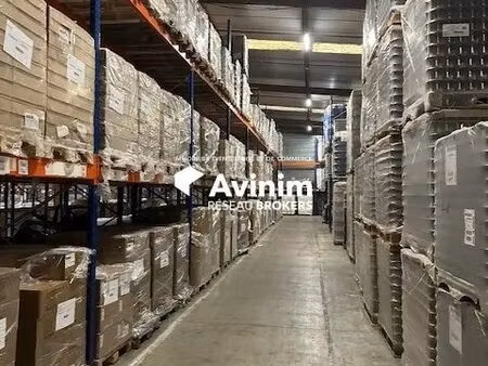 location entrepôt 7 834 m²