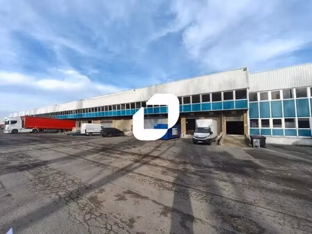 location local d'activités 2 330 m²