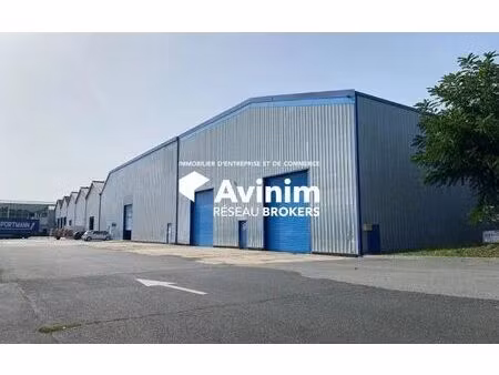 location entrepôt 1 600 m²