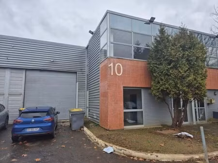 location entrepôt 326 m²