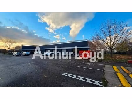 location entrepôt 1 438 m²