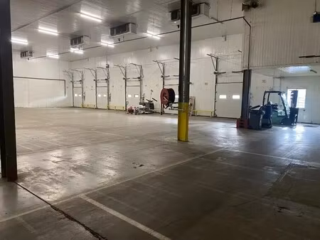 location entrepôt 1 500 m² à 3 857 m²