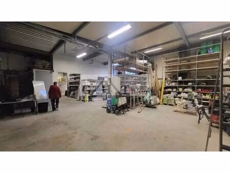 location entrepôt mandres les roses 94520 377m²