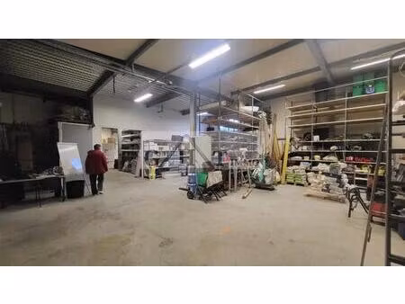 location entrepôt mandres les roses 94520 377m²