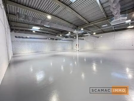 location entrepôt 1 380 m²