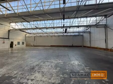 location entrepôt 820 m²