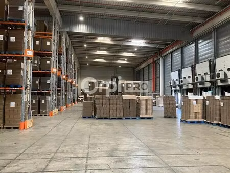 location entrepôt 5 193 m² à 10 584 m²