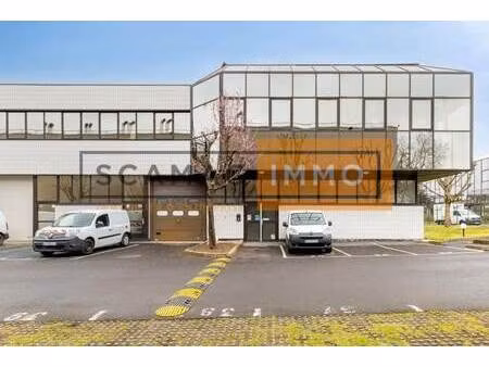 location entrepôt 270 m² à 601 m²