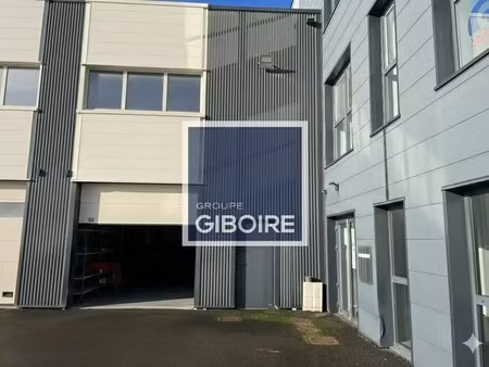 location entrepôt 307 m²