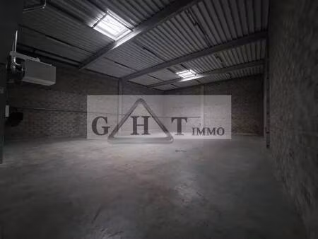 location entrepôt stains 93240 624m²