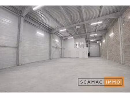 location entrepôt 407 m²
