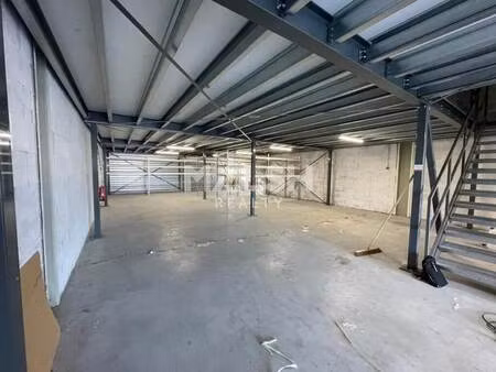 location local d'activités 225 m²