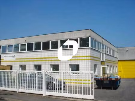 location local d'activités 556 m²