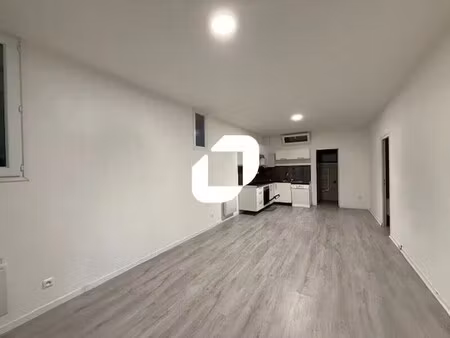 location local d'activités 340 m²