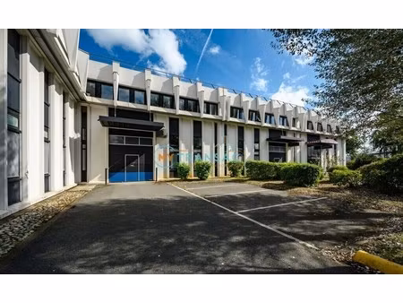 location local d’activités évry-courcouronnes 91000 1527m²