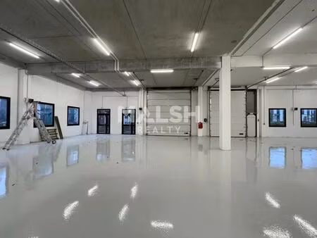 location local d'activités 612 m² à 3 124 m²