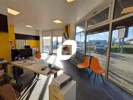 location local d'activités 235 m²