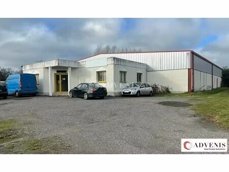 location local d'activités 820 m²