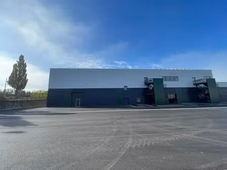 location local d’activités petit-couronne 76650 1326m²
