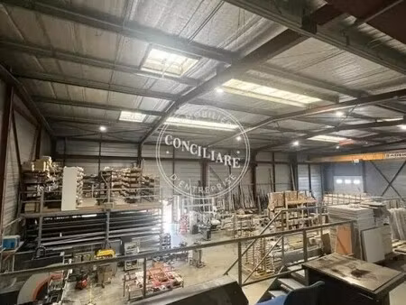 location local d'activités 1 250 m²