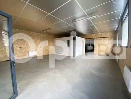 location local d'activités 155 m²