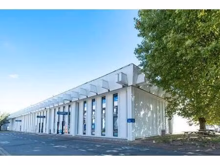 location local d'activités 1 008 m²