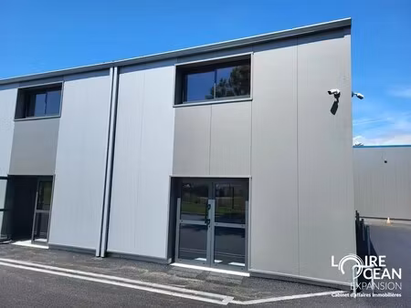 location local d'activités 136 m²