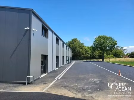 location local d'activités 200 m²