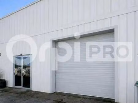 location local d'activités 200 m²