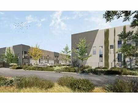 location local d'activités 1 837 m² à 5 617 m²