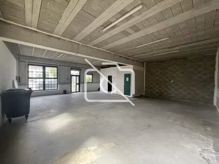 location entrepôt 200 m² à 474 m²